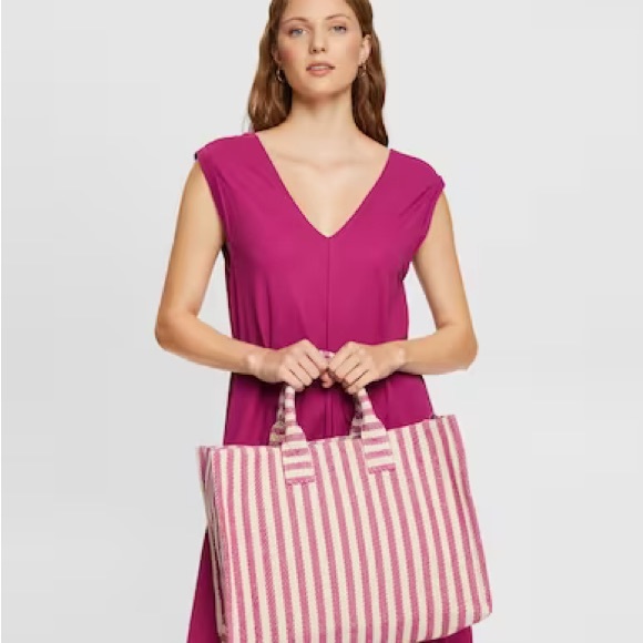 NWT Burgundy cotton tote with pockets inside - Picture 3 of 3